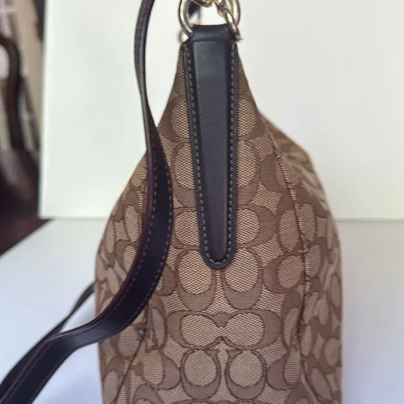 Coach East/West Celeste Signature Hobo Shoulder Bag Purse Brown Tan EUC - Picture 3 of 9